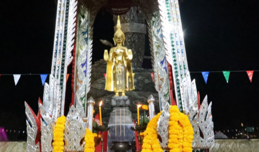 ประเพณีลอยกระทงและแข่งขันเรือยาววิถีโค้งลำน้ำกุดป่อง เทศบาลเมืองเลย