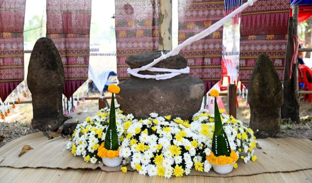 พิธีบวงสรวงปราสาทธาตุนางพญา