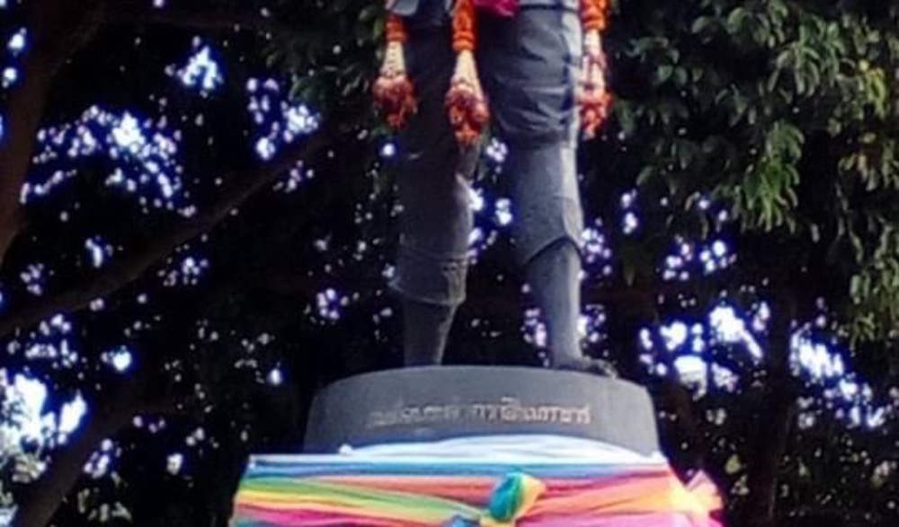 ประเพณีสักการะพระธาตุพุทธมงคล