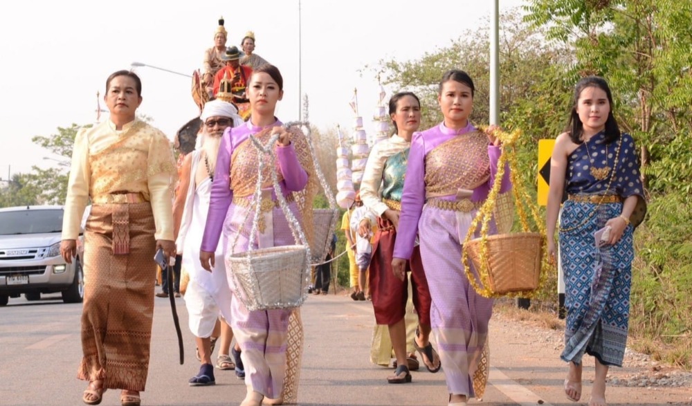 งานประเพณี กินข้าวปุ้น  เอาบุญผะเหวด  ฟังเทศน์มหาชาติ วัดวังมะกรูด วังท่าช้าง กบินทร์บุรี
