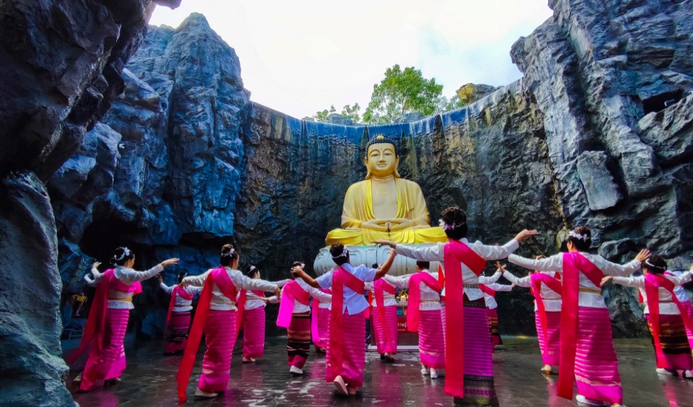 งานประจำปีปิดทองหลวงพ่อโต วัดหลักสี่ราษฎร์สโมสร งานเกษตรและของดีอำเภอบ้านแพ้ว