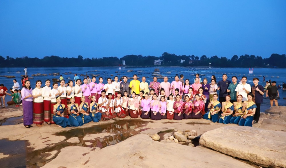 งานมหาสงกรานต์แก่งสะพือ World Songkran Festival จังหวัดอุบลราชธานี