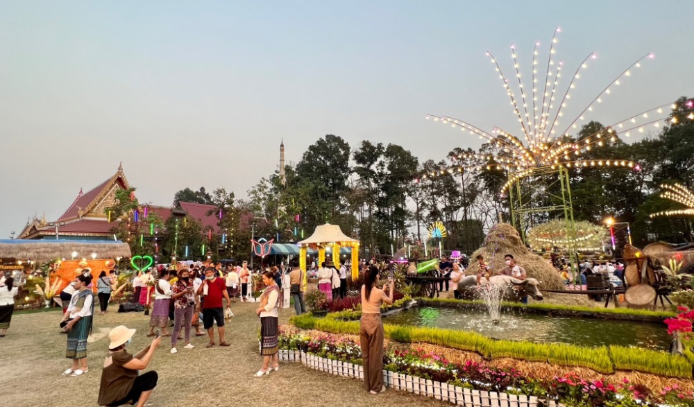 งานม่วนซื่อหมู่เฮาไทย-ลาวแง้วทองเอน ครั้งที่ ๑๒