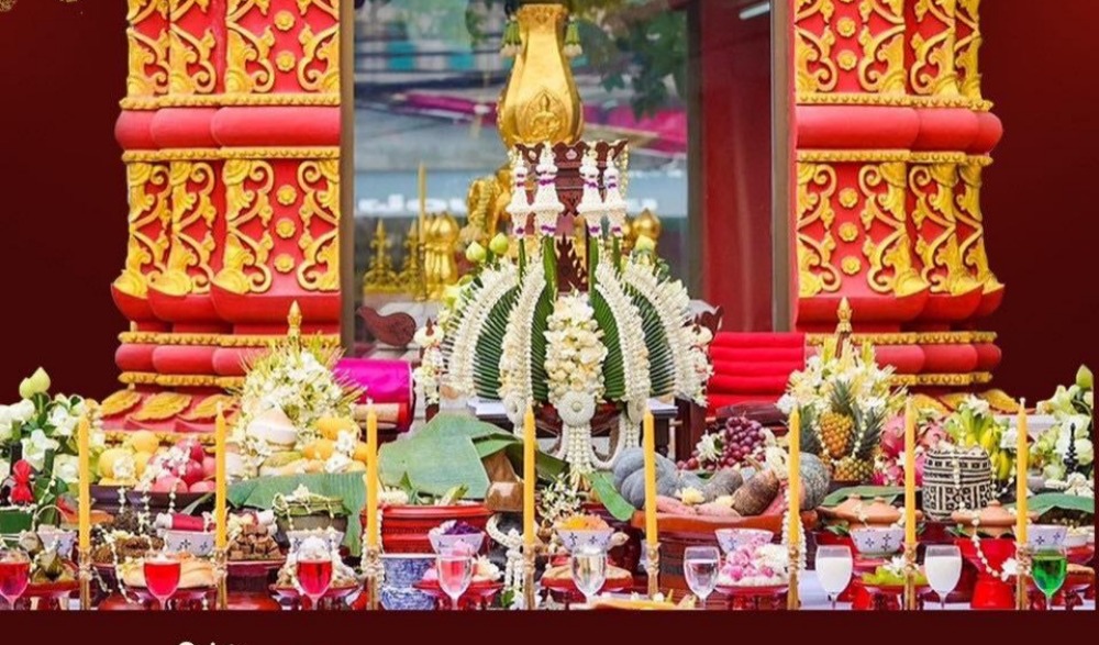 ประเพณีเดือน 8 เข้า เดือน 9 ออก ใส่ขันดอกเสาสะดือเมืองเชียงราย