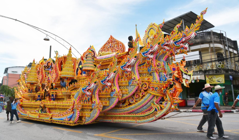 ประเพณีชักพระ