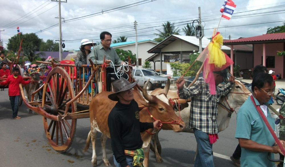 งานแห่เทียนพรรษา วัดหนองกระทุ่ม  อำเภอบ่อพลอย