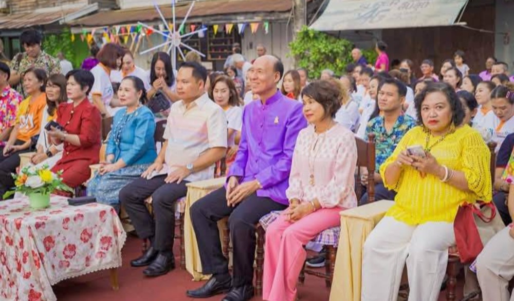 "สาด...สู้ศึกครึกครื้น" สงกรานต์เมืองประจวบคีรีขันธ์