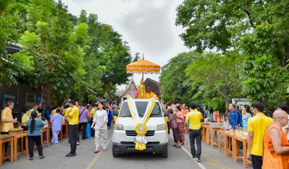 ประเพณีตักบาตรเทโว จังหวัดชัยนาท ประจําปี ๒๕๖๘