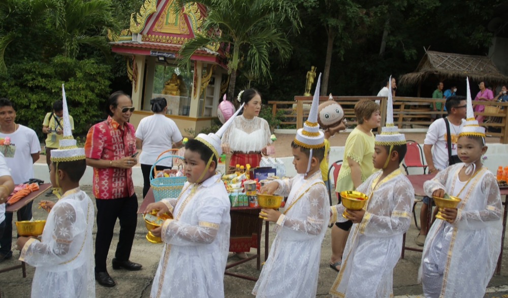 ประเพณีตักบาตรเทโว จังหวัดชัยนาท ประจําปี ๒๕๖๘