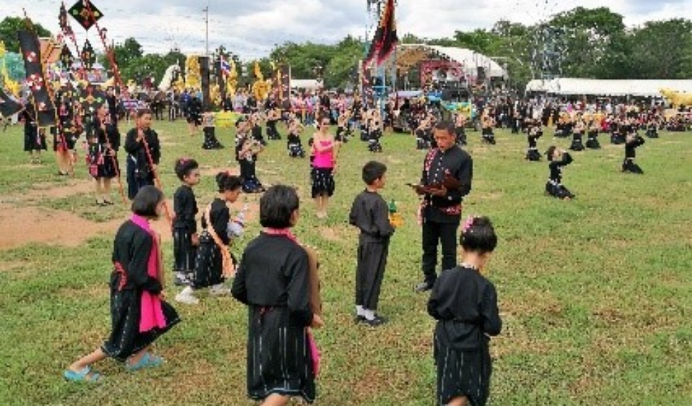 งานประเพณีแห่เทียนพรรษา อำเภอห้วยกระเจา