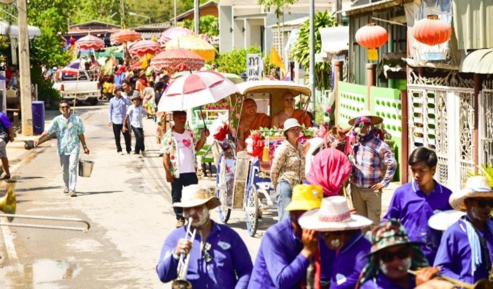 ทอดผ้าป่า “ม้า” สามัคคี สืบสานประเพณีสงกรานต์