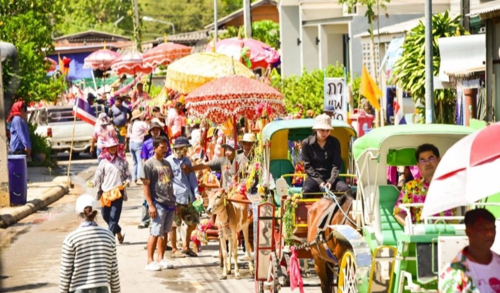ทอดผ้าป่า “ม้า” สามัคคี สืบสานประเพณีสงกรานต์