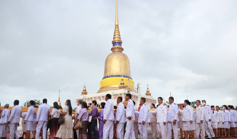 งานประเพณีแห่ผ้าพระราชทานในสมเด็จพระกนิษฐาธิราชเจ้า กรมสมเด็จพระเทพรัตนราชสุดาฯ สยามบรมราชกุมารี ขึ้นห่มพระบรมธาตุสวี