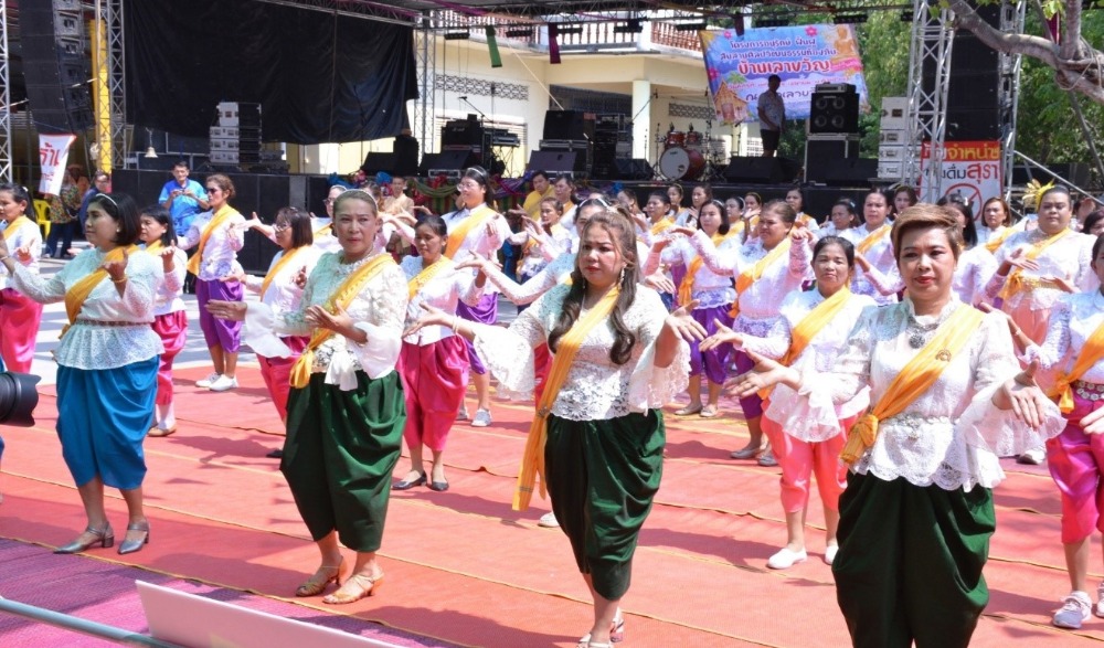 งานแห่พระ สืบสานประเพณีสงกรานต์ ตามโครงการอนุรักษ์ ฟื้นฟู สืบสาน ศิลปวัฒนธรรมท้องถิ่นบ้านเลาขวัญ