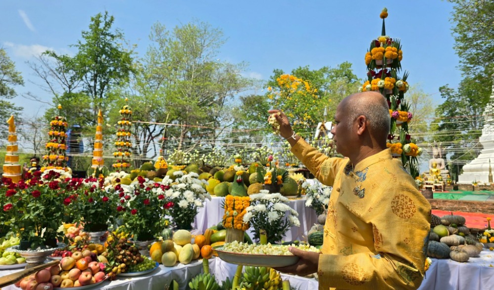 สักการะพระธาตุเมืองพิณ สรงกู่ บูชาไฟ อำเภอนากลาง จังหวัดหนองบัวลำภู