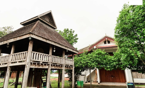 บ้านโพน