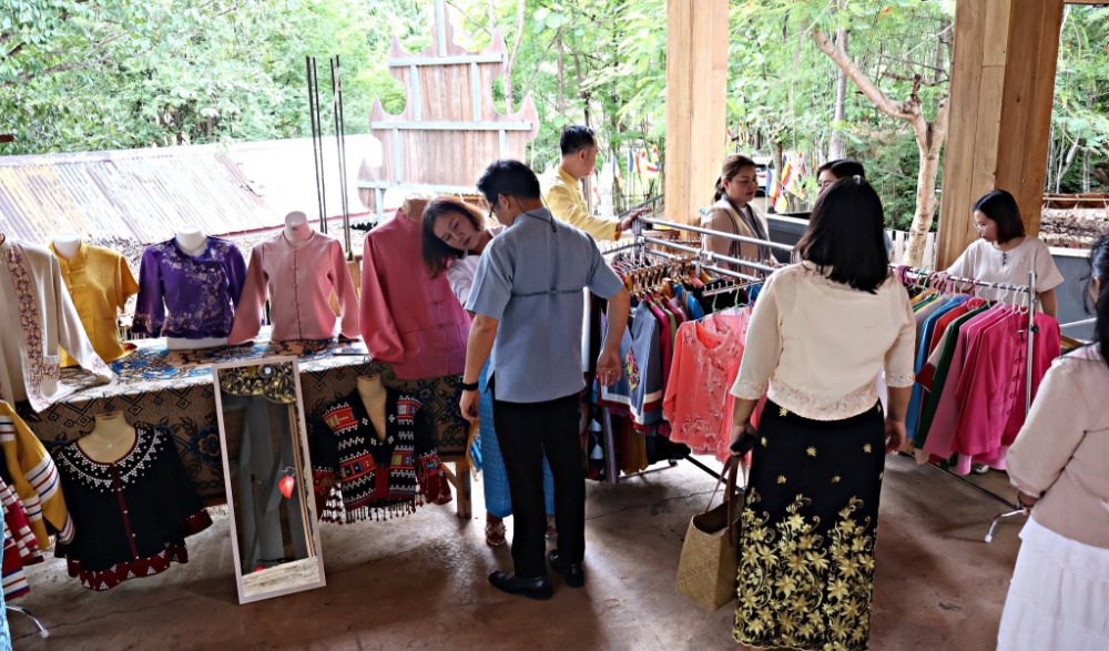 โครงการเข้าวัดปฏิบัติธรรมวันธรรมสวนะ ครอบครัวหิ้วตะกร้า ศรัทธาอิ่มบุญ อุดหนุนชุมชน” ประจำปีงบประมาณ พ.ศ. ๒๕๖๙
