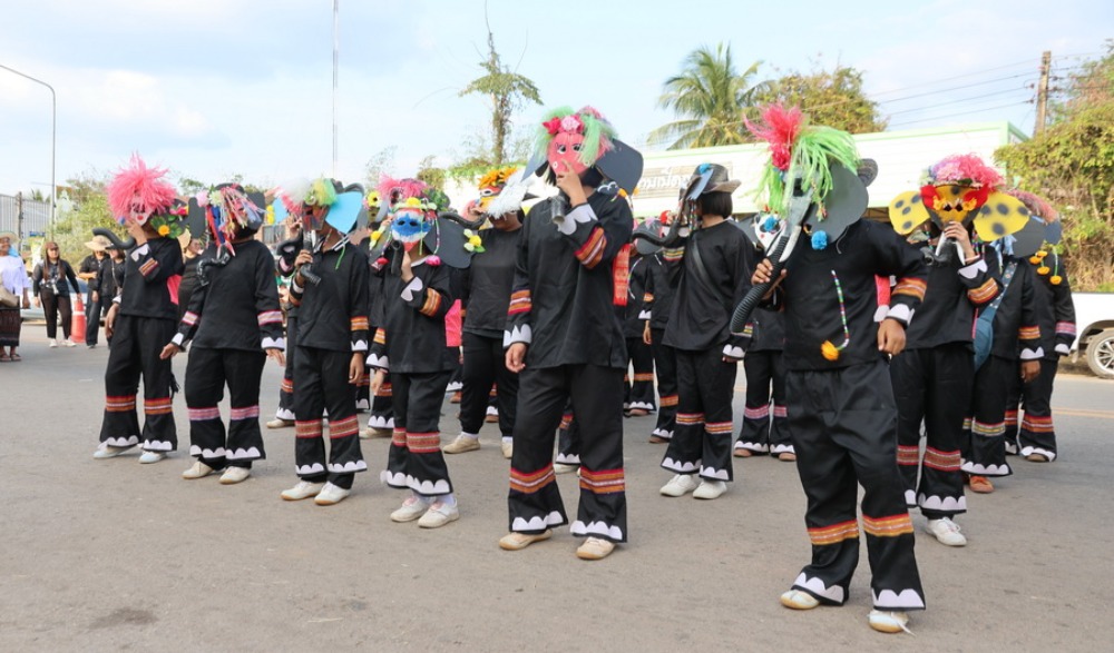 งานประเพณี "พญาช้าง-นางผมหอม"